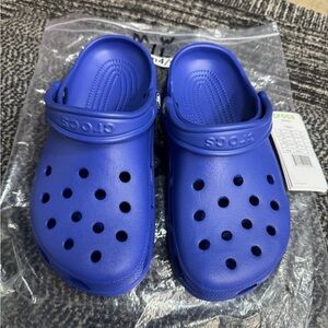 Blue Classic crocs Men’s 4 or women’s size 6